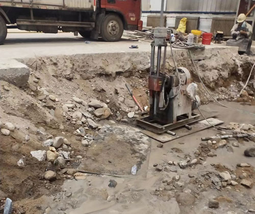 卢龙公路下沉压浆